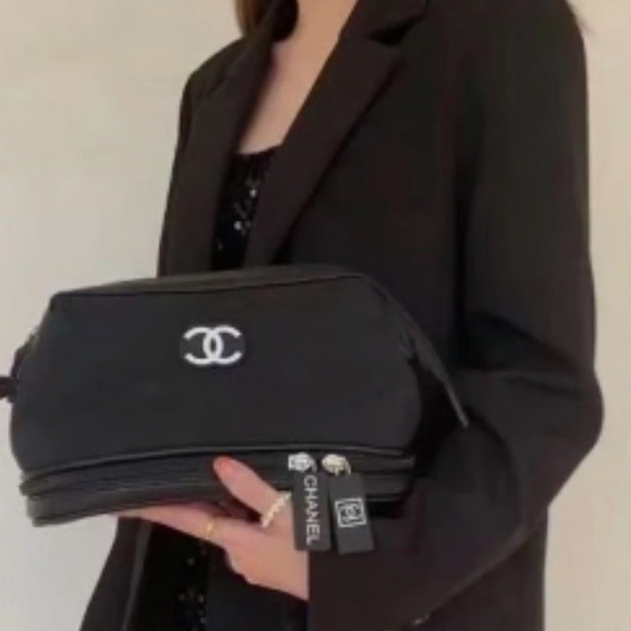 CHANEL BLACK NYLON BEAUTY COSMETIC POUCH - Picture 7 of 13